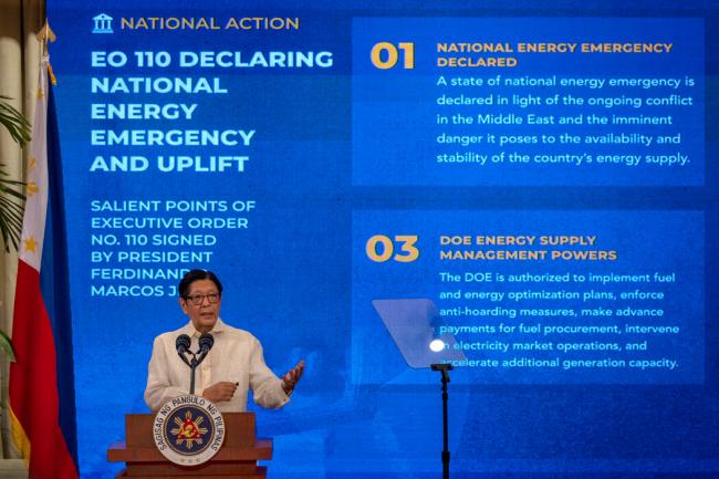 亚洲经济面临“双重绞杀” 亚洲经济面临“双重绞杀”