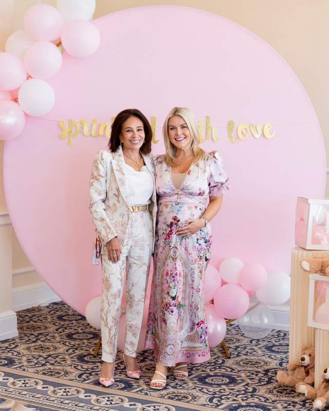 白宫怀孕新闻秘书办派对,大咖云集 白宫怀孕新闻秘书办派对,大咖云集