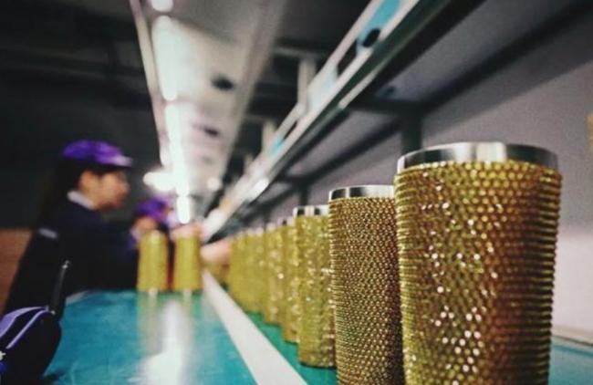 川普砍了拼多多一刀