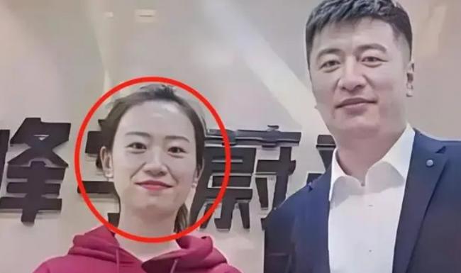 与小12岁下属恋爱?3天赚2亿?张雪峰传闻太离谱 与小12岁下属恋爱?3天赚2亿?张雪峰传闻太离谱