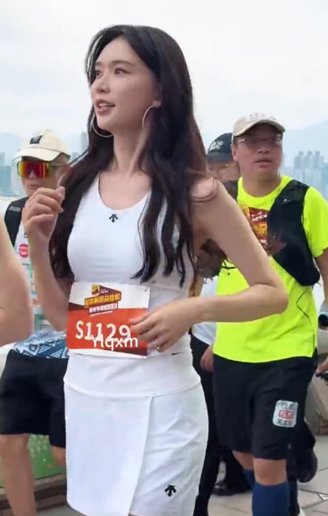 马拉松:林志玲秀完美身材,吕良伟年轻到不敢认 马拉松:林志玲秀完美身材,吕良伟年轻到不敢认