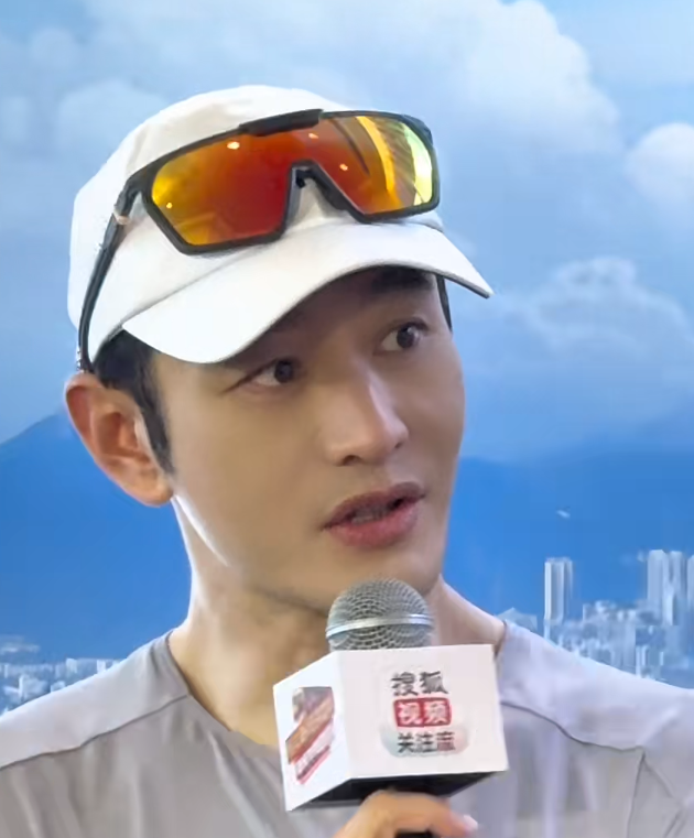 马拉松:林志玲秀完美身材,吕良伟年轻到不敢认 马拉松:林志玲秀完美身材,吕良伟年轻到不敢认