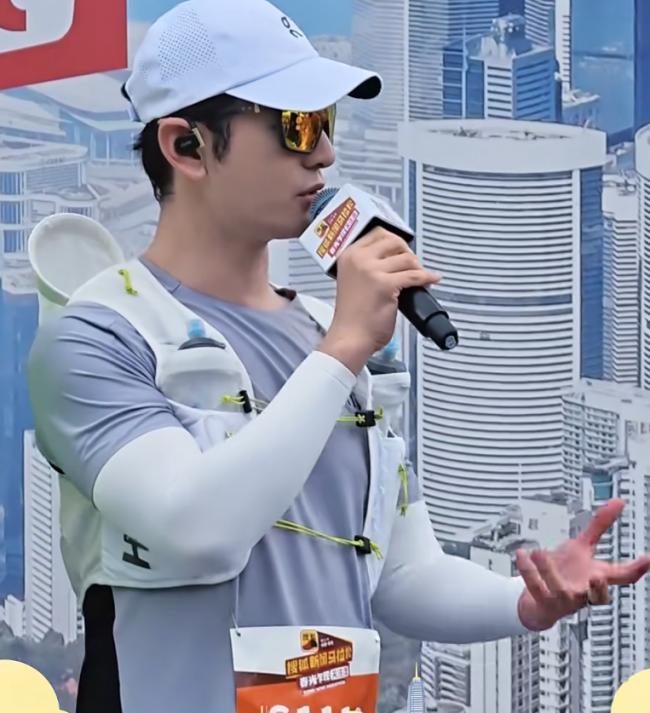 马拉松:林志玲秀完美身材,吕良伟年轻到不敢认 马拉松:林志玲秀完美身材,吕良伟年轻到不敢认