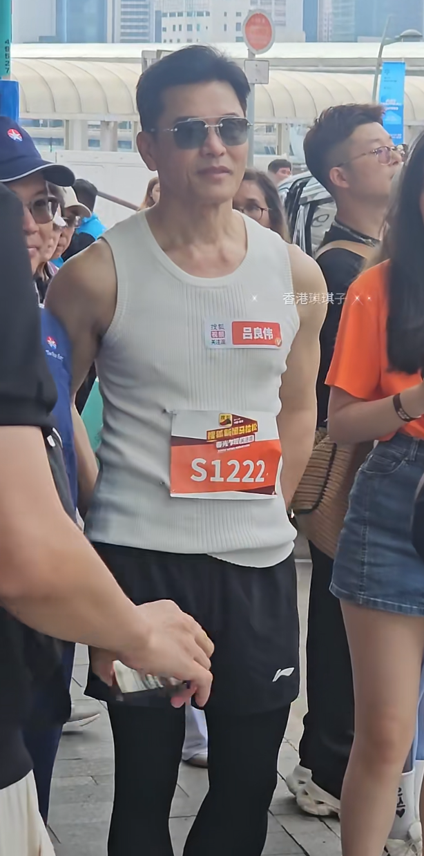 马拉松:林志玲秀完美身材,吕良伟年轻到不敢认 马拉松:林志玲秀完美身材,吕良伟年轻到不敢认