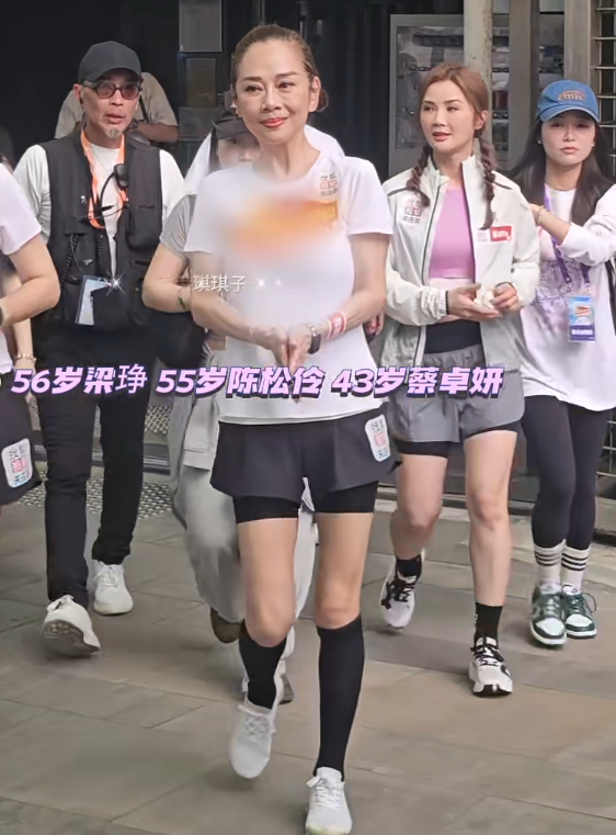 马拉松:林志玲秀完美身材,吕良伟年轻到不敢认 马拉松:林志玲秀完美身材,吕良伟年轻到不敢认