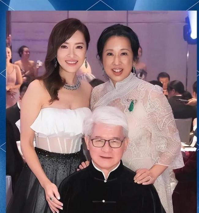 他俩才是最牛岳父母,3个女儿全嫁百亿富豪 他俩才是最牛岳父母,3个女儿全嫁百亿富豪