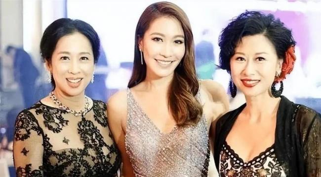 他俩才是最牛岳父母,3个女儿全嫁百亿富豪 他俩才是最牛岳父母,3个女儿全嫁百亿富豪