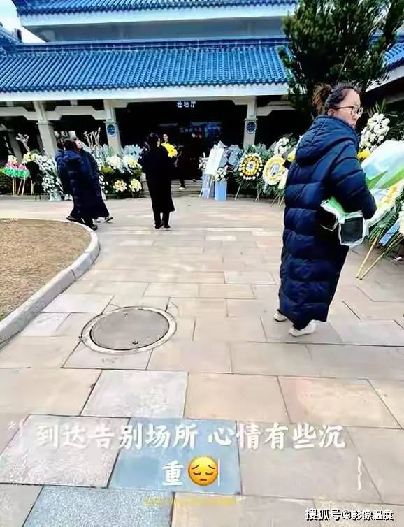 ��ѩ�������ֳ��ع� �ܶ���������