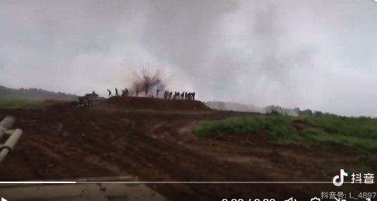 笑喷!军演版炮打司令部 笑喷!军演版炮打司令部