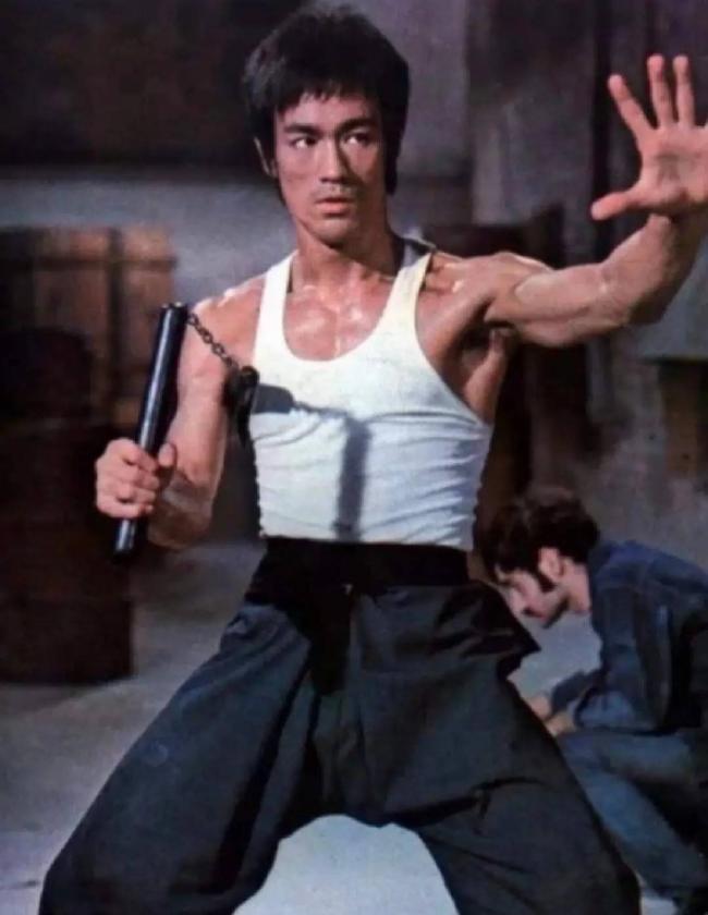 李小龙遗孀琳达近况曝光！状态超好