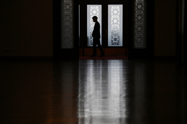 习近平如此没骨气！俄外交官吃惊