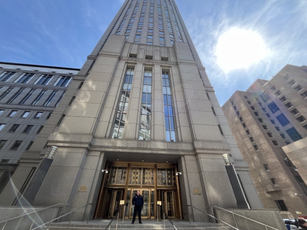 美裁决扣押张兰的两幅名画 约三千万美元