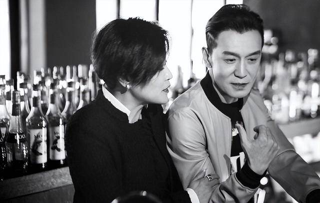 张雪峰和李咏:两种葬礼,两种人生 张雪峰和李咏:两种葬礼,两种人生