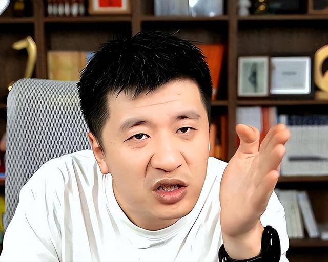 张雪峰和李咏:两种葬礼,两种人生 张雪峰和李咏:两种葬礼,两种人生