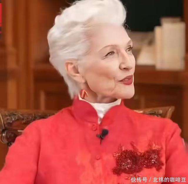 马斯克妈妈又来北京 爬长城 逛清华 马斯克妈妈又来北京 爬长城 逛清华