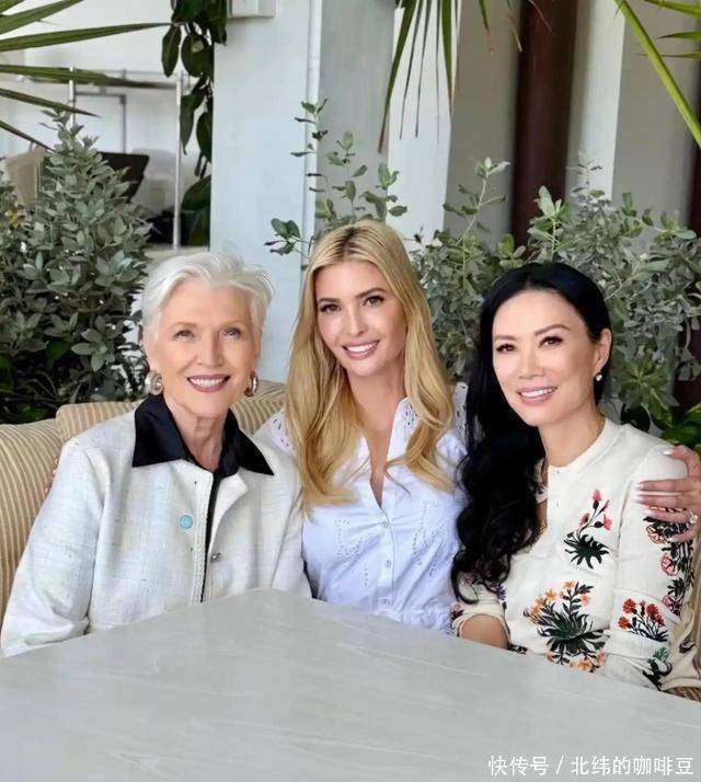 马斯克妈妈又来北京 爬长城 逛清华 马斯克妈妈又来北京 爬长城 逛清华