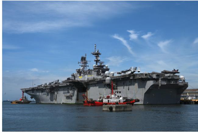 美国首批海军陆战队远征军抵达中东