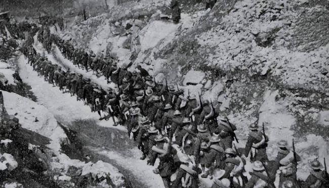 1978年,他用蚂蚁搬家方式将全家送往美国 1978年,他用蚂蚁搬家方式将全家送往美国