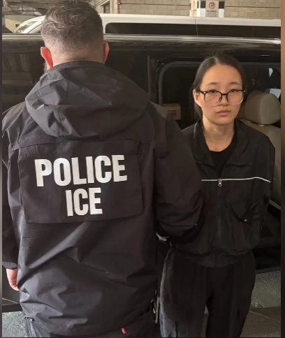 �����й���Ů����һ����ұ�ICE�ݽ����