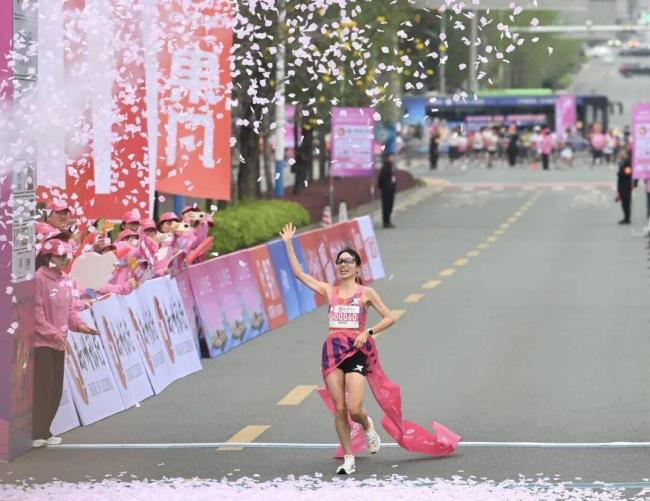 从“最快女护士”到全职跑者,张水华赚翻了 从“最快女护士”到全职跑者,张水华赚翻了