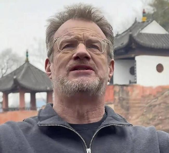 回加生活的“洋笑星”大山,61岁近照认不出 回加生活的“洋笑星”大山,61岁近照认不出