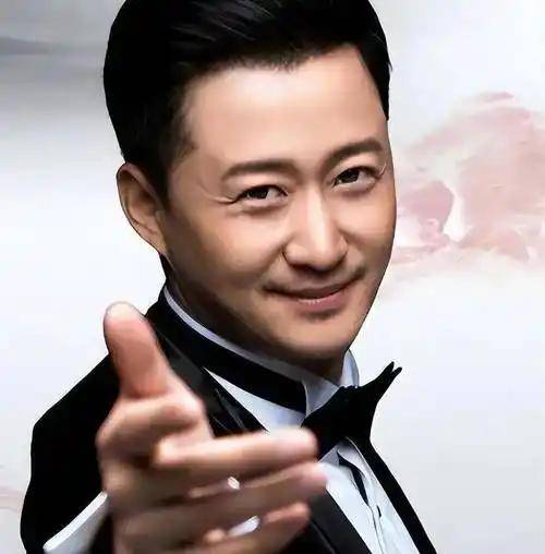 身体亮红灯?52岁吴京脸部凹痕引关注 身体亮红灯?52岁吴京脸部凹痕引关注