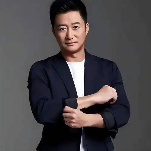 身体亮红灯?52岁吴京脸部凹痕引关注 身体亮红灯?52岁吴京脸部凹痕引关注