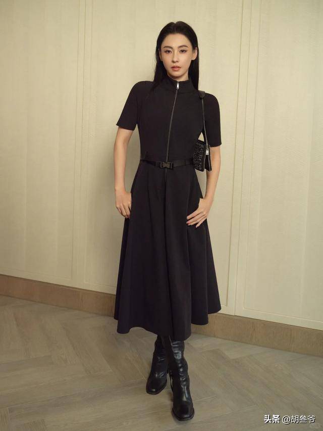 16岁谢振南近照好帅!张柏芝观赛小Q打排球 16岁谢振南近照好帅!张柏芝观赛小Q打排球