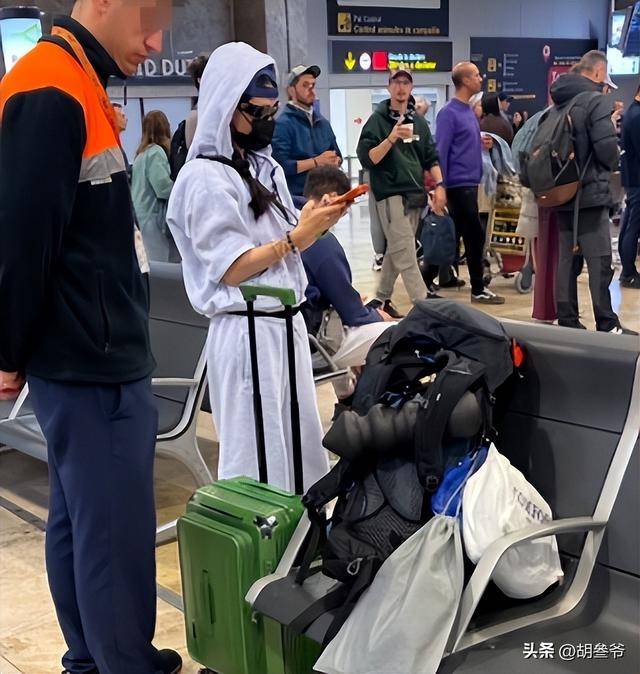 16岁谢振南近照好帅!张柏芝观赛小Q打排球 16岁谢振南近照好帅!张柏芝观赛小Q打排球