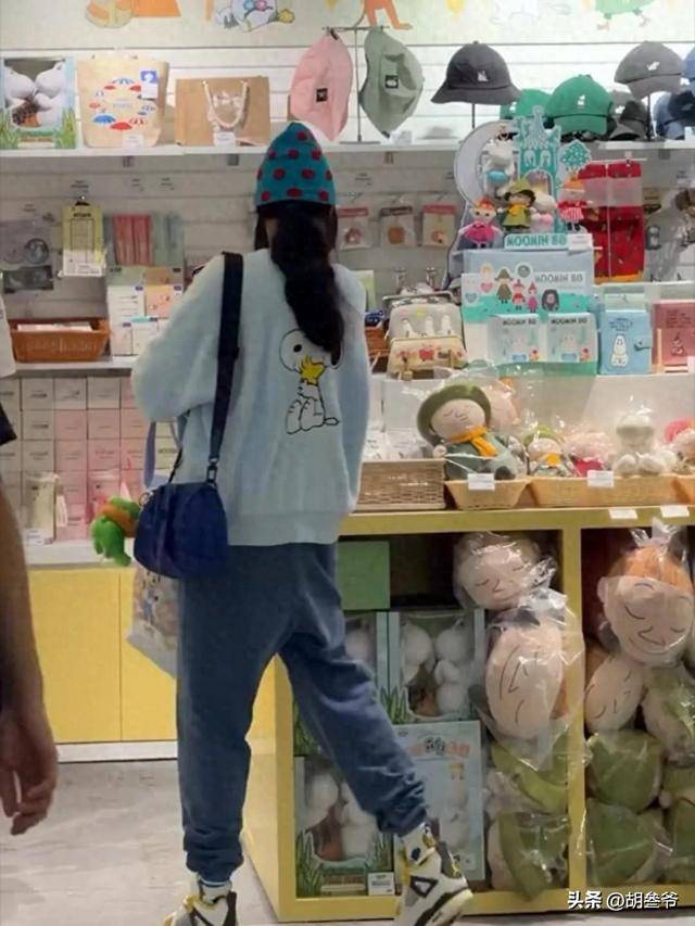 16岁谢振南近照好帅!张柏芝观赛小Q打排球 16岁谢振南近照好帅!张柏芝观赛小Q打排球