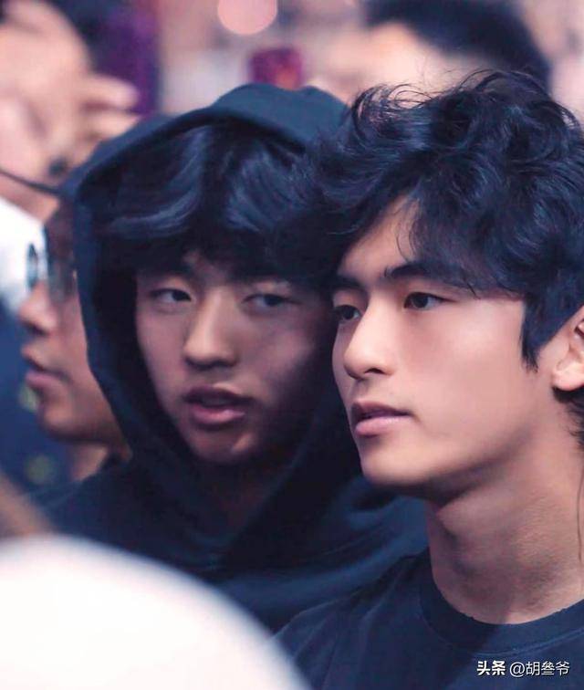 16岁谢振南近照好帅!张柏芝观赛小Q打排球 16岁谢振南近照好帅!张柏芝观赛小Q打排球