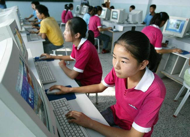 内存条价格崩了冲热搜 存储龙头股价下挫 内存条价格崩了冲热搜 存储龙头股价下挫