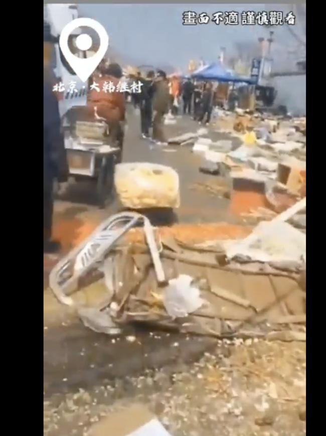 北京集市推土机冲撞人群 死伤惨重 内情细节曝光 北京集市推土机冲撞人群 死伤惨重 内情细节曝光