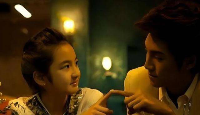 8岁爱上老师,12岁官宣恋爱,如今他俩怎样了 8岁爱上老师,12岁官宣恋爱,如今他俩怎样了