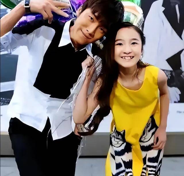 8岁爱上老师,12岁官宣恋爱,如今他俩怎样了 8岁爱上老师,12岁官宣恋爱,如今他俩怎样了