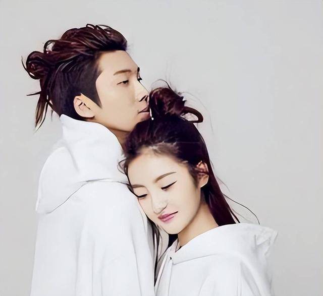 8岁爱上老师,12岁官宣恋爱,如今他俩怎样了 8岁爱上老师,12岁官宣恋爱,如今他俩怎样了