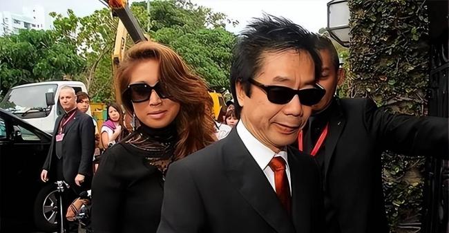 霍家不孝子在美走私军火，还骗光明星20亿