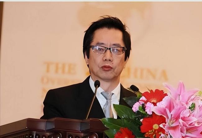 霍家不孝子在美走私军火，还骗光明星20亿