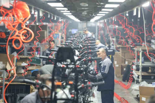 “口无遮拦”的张雪,误伤了最大贵人 “口无遮拦”的张雪,误伤了最大贵人