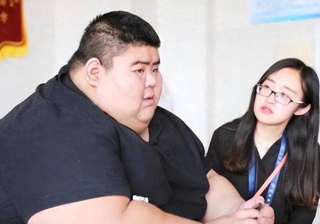 中国首胖切胃暴瘦480斤,成名后抛妻,下场曝光 中国首胖切胃暴瘦480斤,成名后抛妻,下场曝光