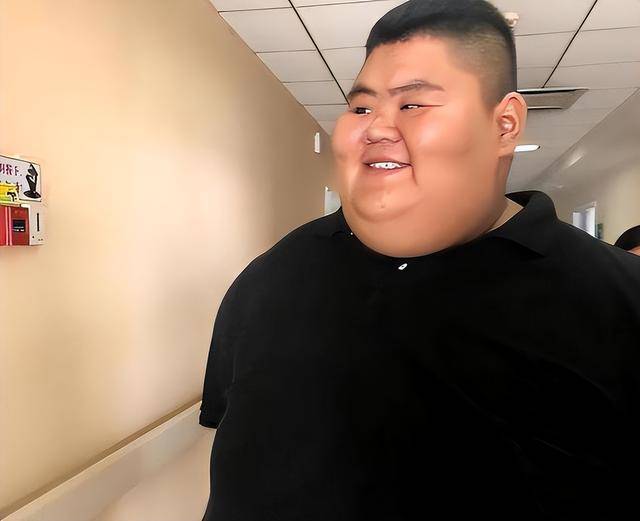 中国首胖切胃暴瘦480斤,成名后抛妻,下场曝光 中国首胖切胃暴瘦480斤,成名后抛妻,下场曝光