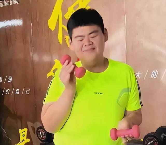 中国首胖切胃暴瘦480斤,成名后抛妻,下场曝光 中国首胖切胃暴瘦480斤,成名后抛妻,下场曝光