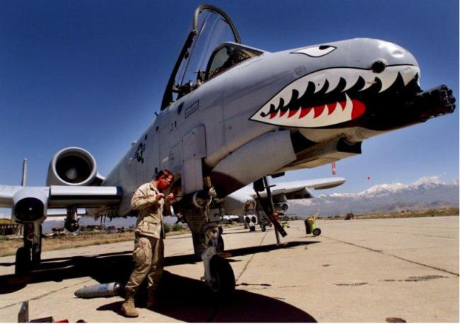 突发:搜救飞行员,美军两架直升机被伊朗击中 突发:搜救飞行员,美军两架直升机被伊朗击中