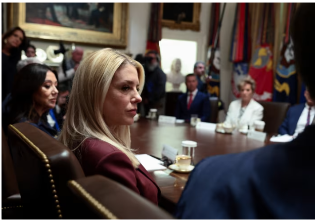 像极封面魔咒！华尔街热议邦迪“乌鸦嘴效应”