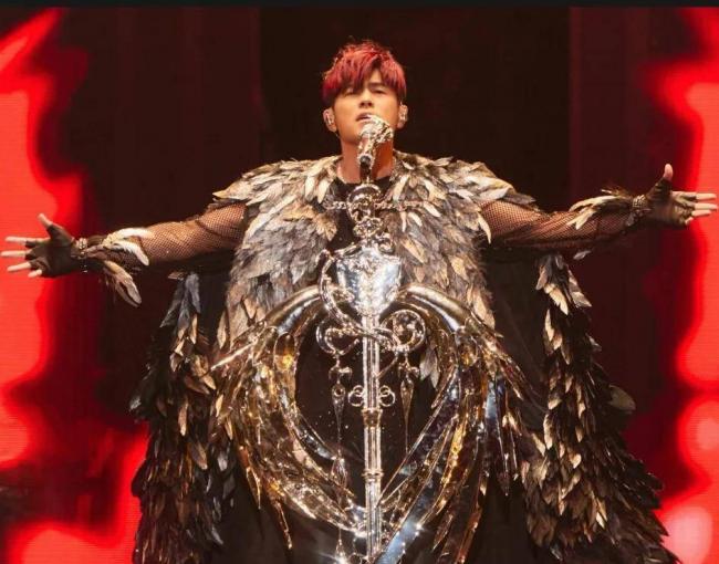 周杰伦演唱会口碑又崩了,本人唱不上去就划水 周杰伦演唱会口碑又崩了,本人唱不上去就划水