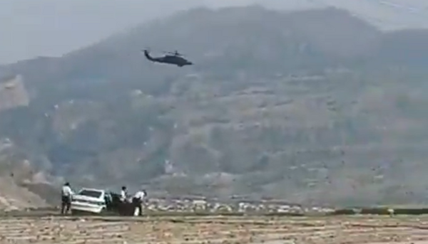 惊人影片：伊朗警察扫射美军黑鹰直升机