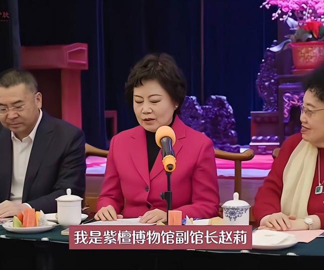 迟重瑞陈丽华全家福曝光,4个儿女都很优秀 迟重瑞陈丽华全家福曝光,4个儿女都很优秀