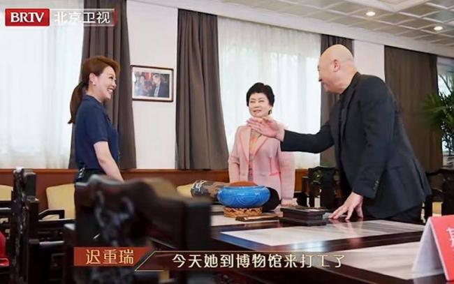 迟重瑞陈丽华全家福曝光,4个儿女都很优秀 迟重瑞陈丽华全家福曝光,4个儿女都很优秀