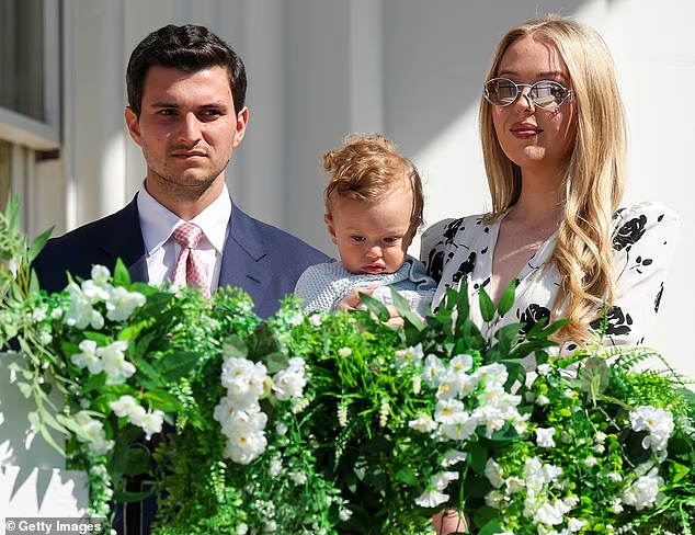 川普1岁外孙首次公开亮相 蒂芙尼越发高调