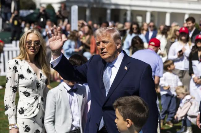 川普1岁外孙首次公开亮相 蒂芙尼越发高调